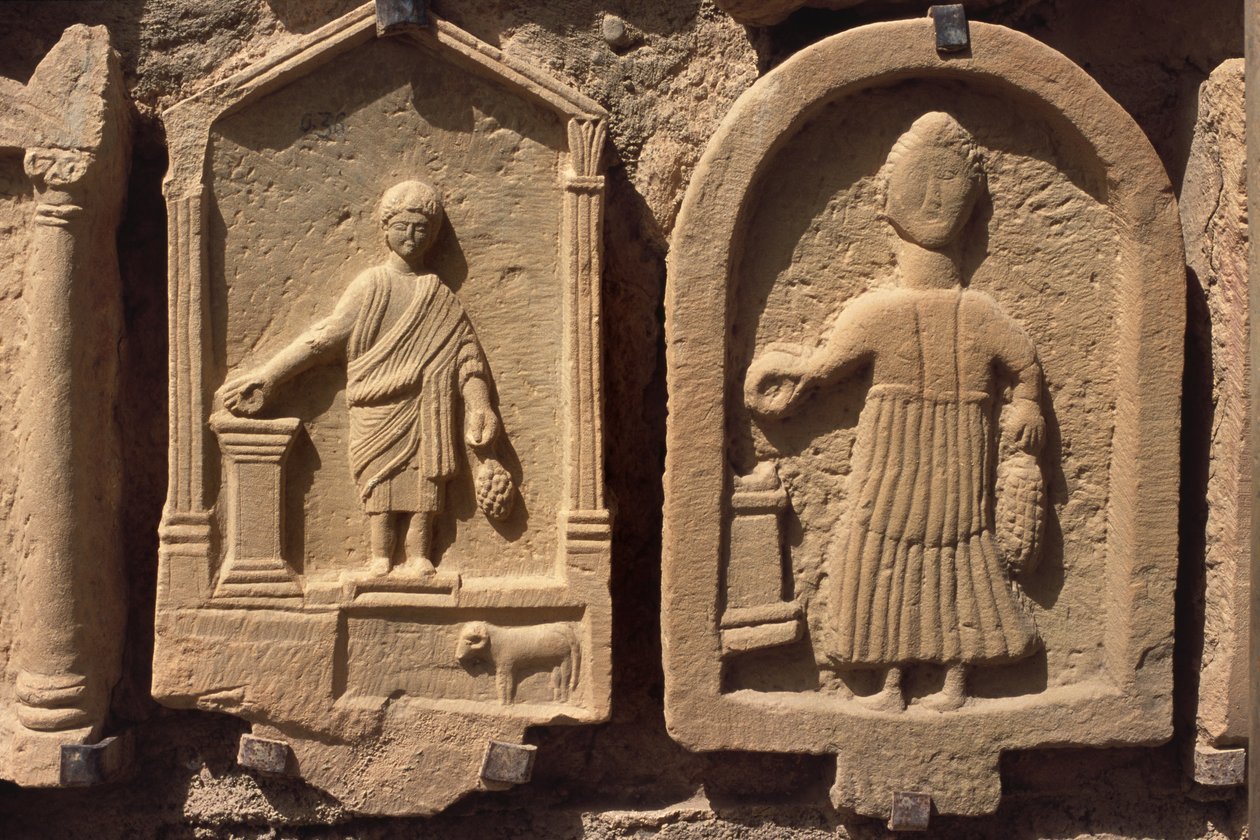 Stèles représentant des figures humaines - Roman Republican Period