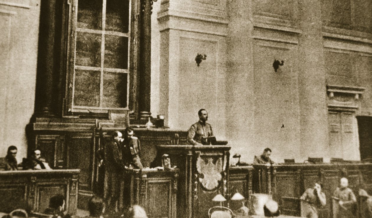 Première session de la Douma soviétique, 1917 (photo sépia) - Russian Photographer