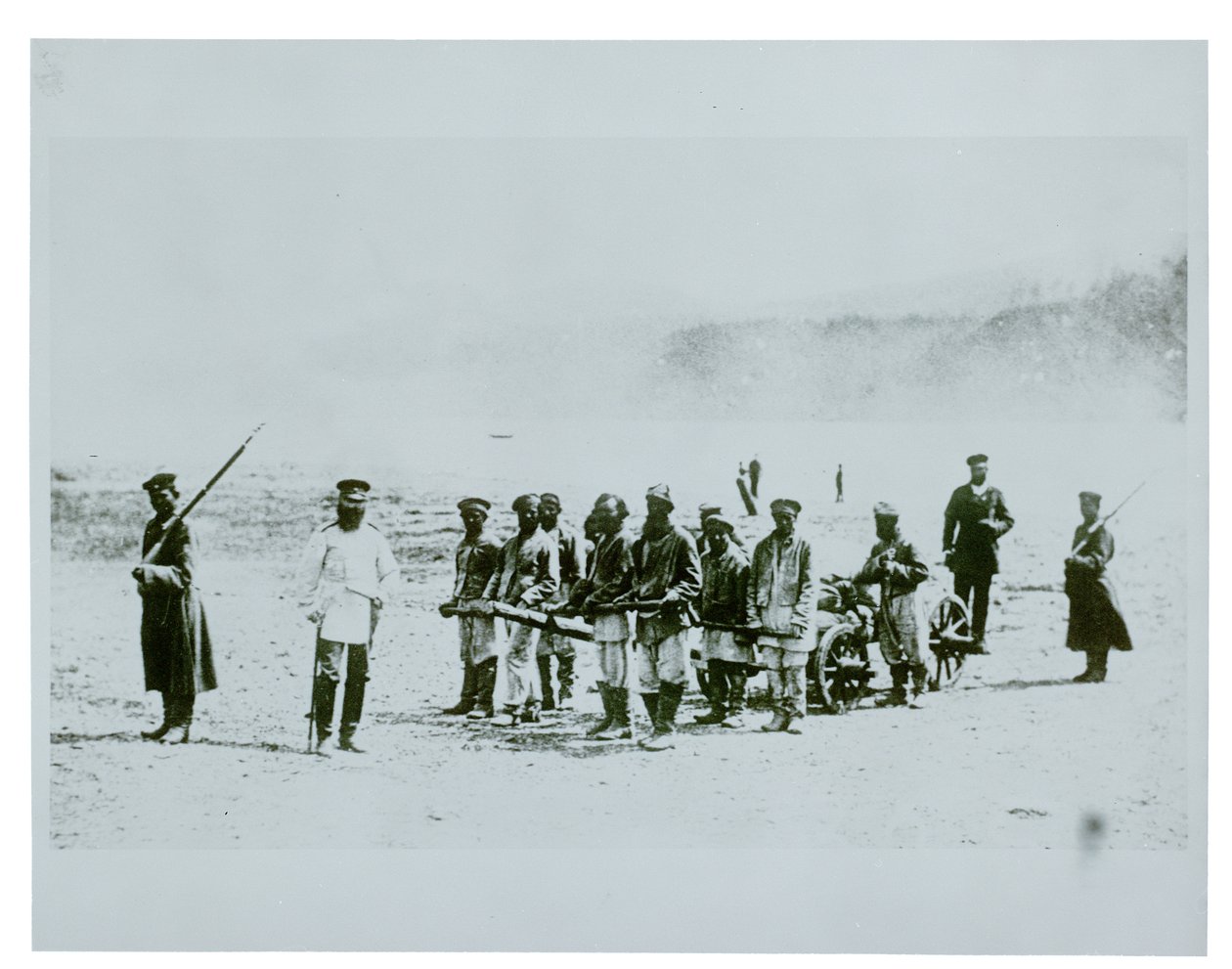 Prisonniers en Sibérie, 1897 - Russian Photographer