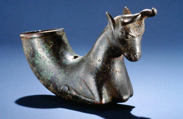 Taureau aux jambes repliées, c.550-330 av. J.-C. - School Persian