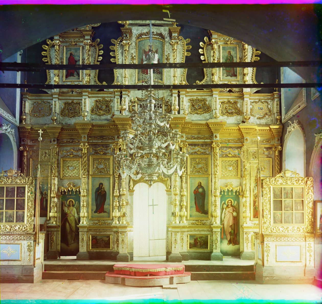 Icônes dans la cathédrale de la Trinité (maintenant Chandeleur), Yalutorovsk, 1905-1915 - Sergey Prokudin Gorsky