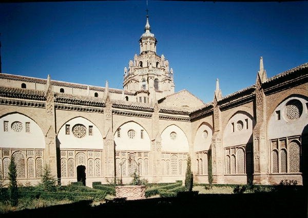 Vue des cloîtres, construits entre 1504-29 - Spanish School
