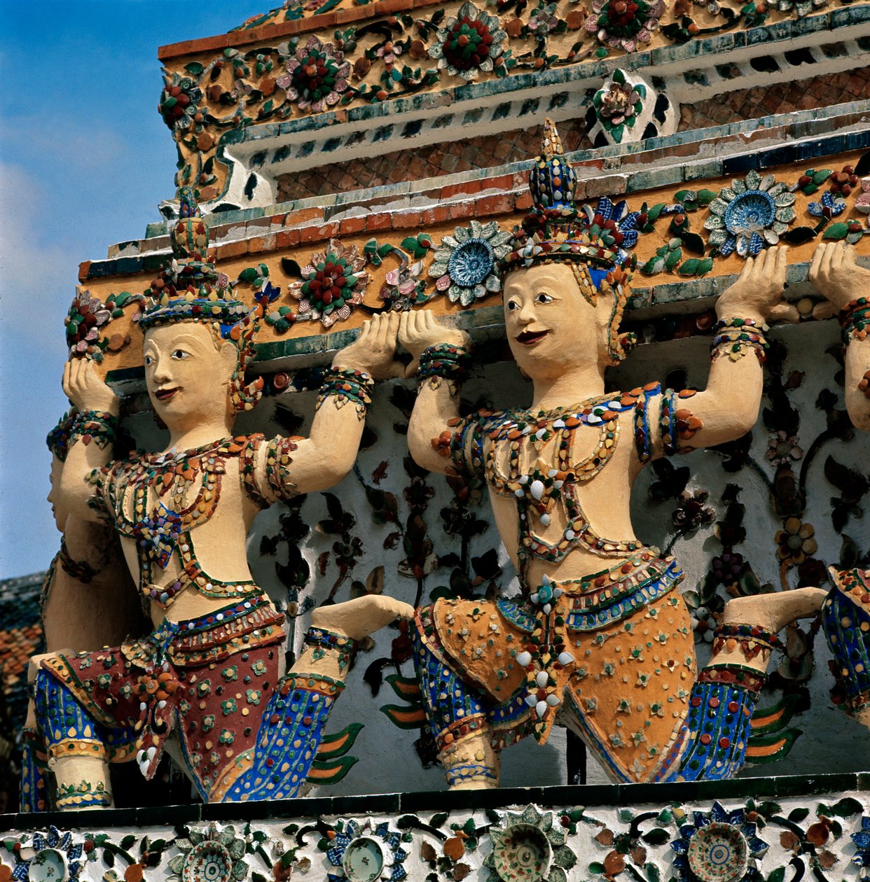 Caryatides du temple Wat Arun - Thai School