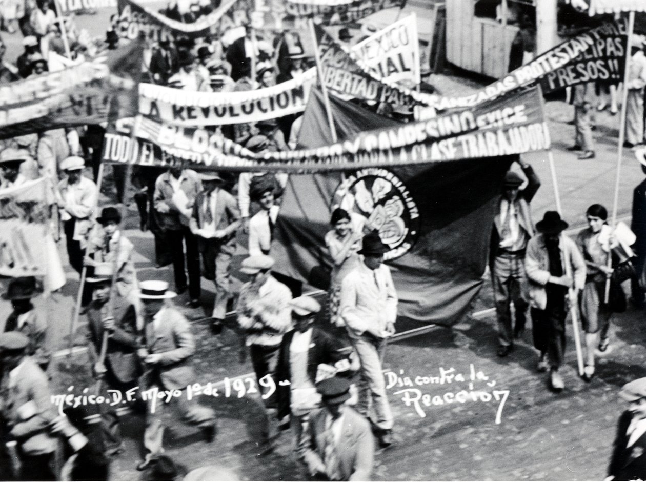 Marche des travailleurs, Mexico, 1er mai 1929 - Tina Modotti