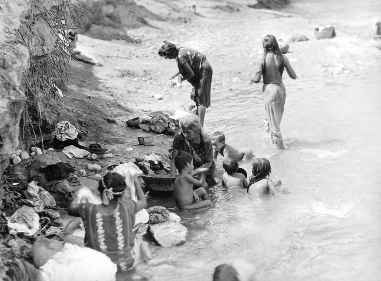 Lessive au bord de la rivière près de Tehuantepec, Mexique, 1929 - Tina Modotti