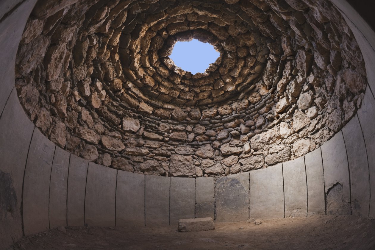 Intérieur de la tombe circulaire reconstruite dans la nécropole de Los Millares, près de Santa Fe Mondujar - Unbekannt Unbekannt