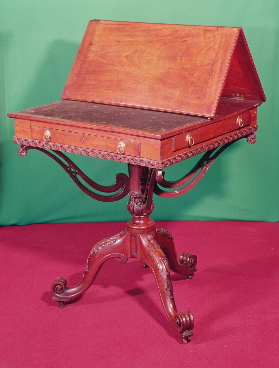 Table de lecture, acajou sculpté, 1770 - Unbekannt Unbekannt