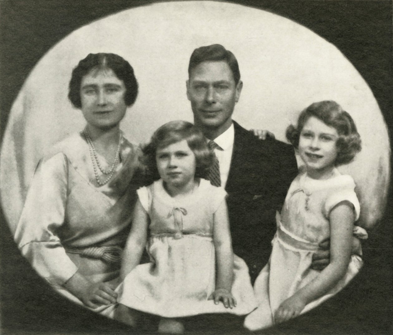 Un groupe familial, c1933, 1937 - Unbekannt