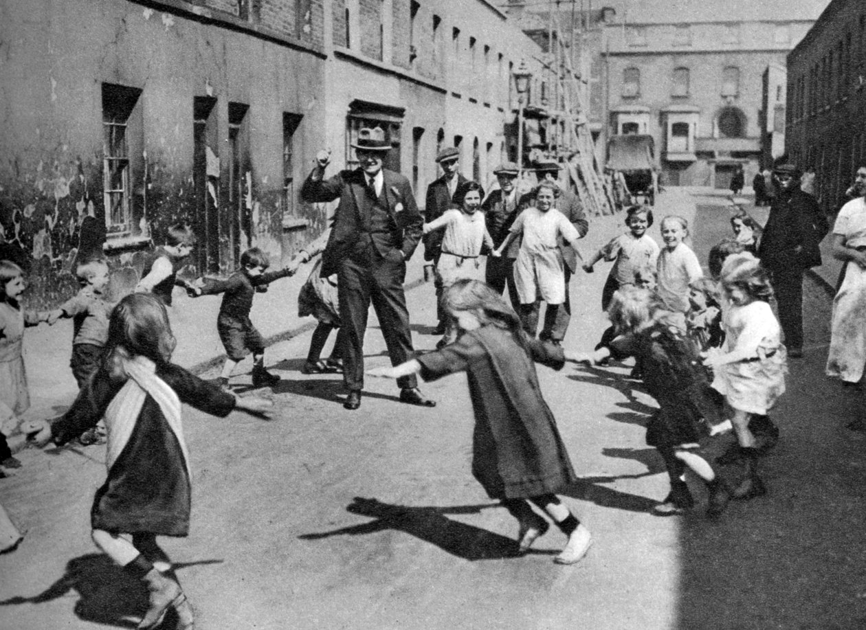 Enfants dansant dans la rue, Londres, 1926-1927 - Unbekannt