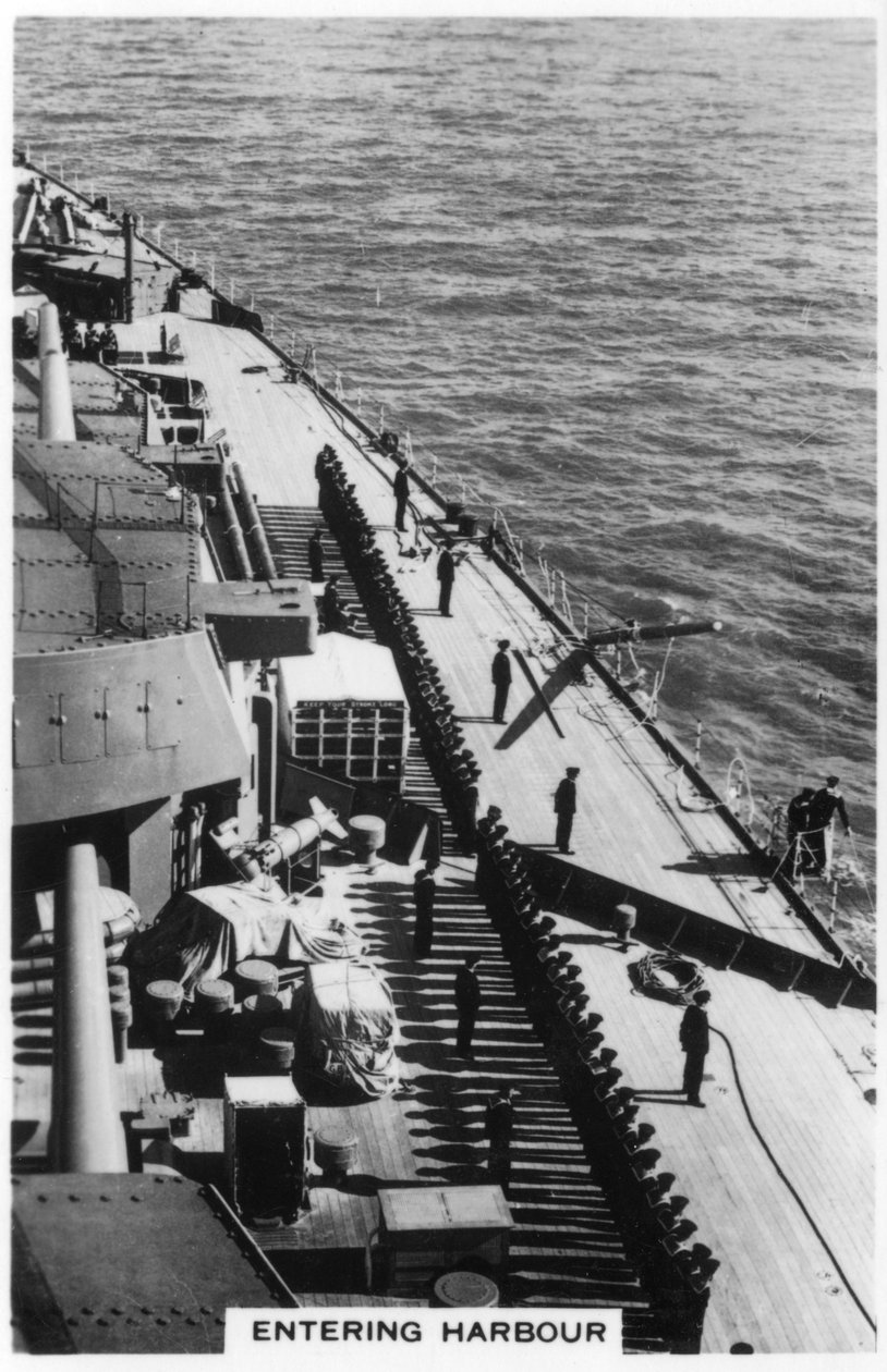 HMS Nelson entrant dans le port de Portsmouth, 1937 - Unbekannt