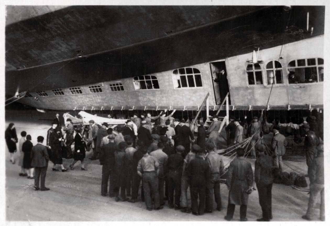 Passagers embarquant sur le Zeppelin LZ 127 Graf Zeppelin, 1933 - Unbekannt