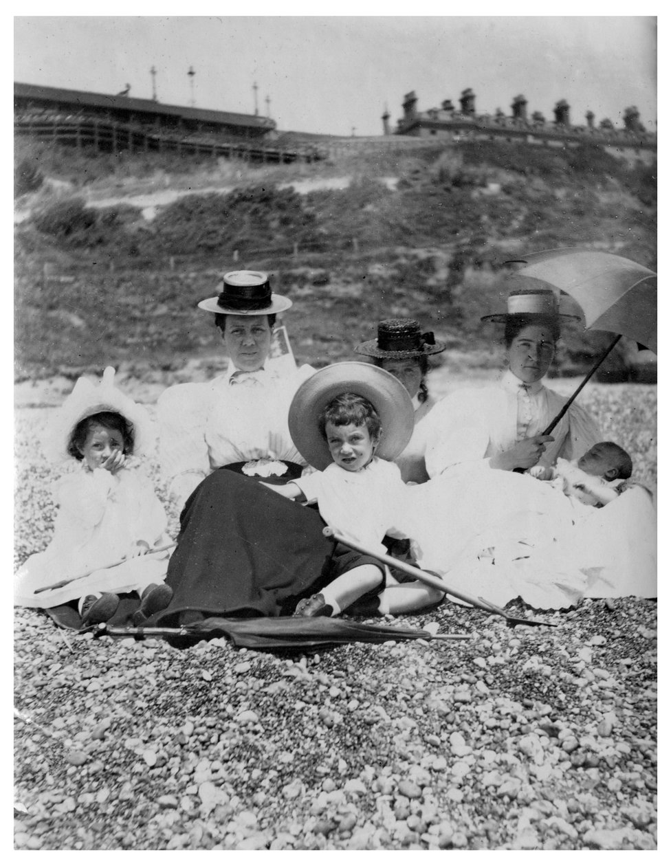 Personnes sur une plage, vers 1890-1909 - Unbekannt