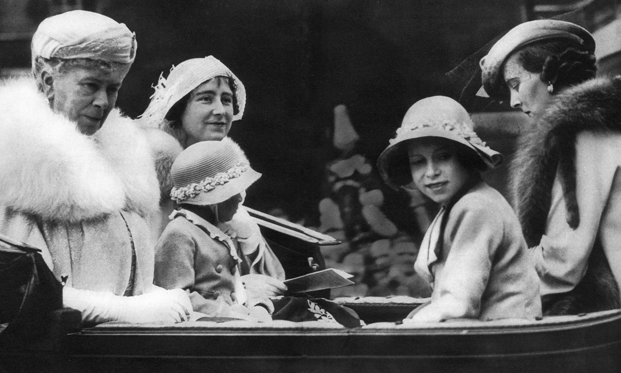 La reine Mary avec sa belle-fille et ses petits-enfants, 1936 - Unbekannt