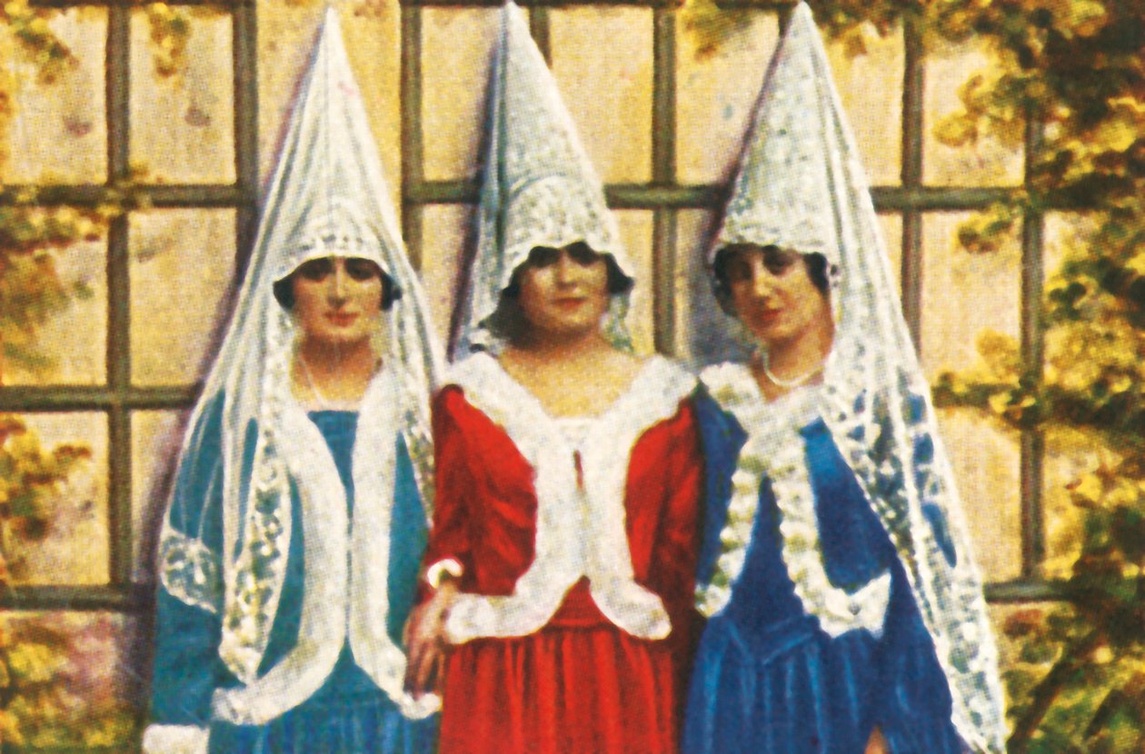 Femmes espagnoles en mantilles, vers 1928 - Unbekannt