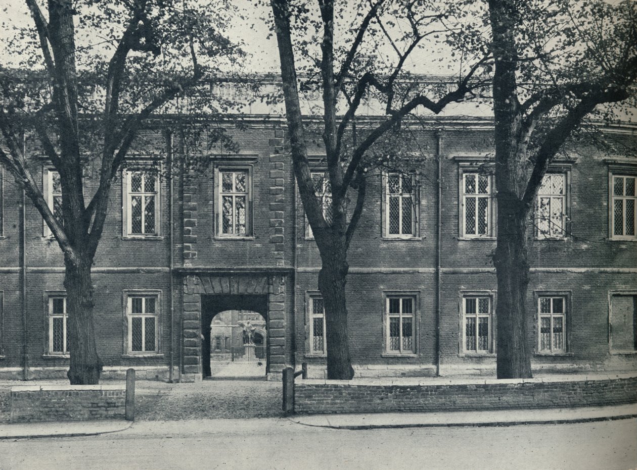 École supérieure, vue sur la cour de l