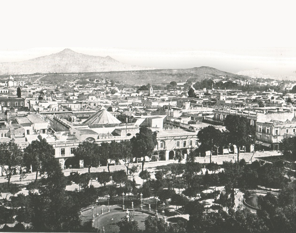 Vue depuis la cathédrale, Puebla, Mexique, 1895 - Unbekannt