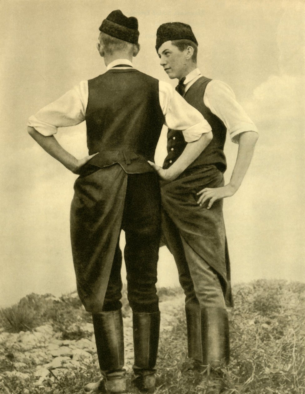 Jeunes hommes en costume traditionnel, Burgenland, Autriche, vers 1935 - Unbekannt
