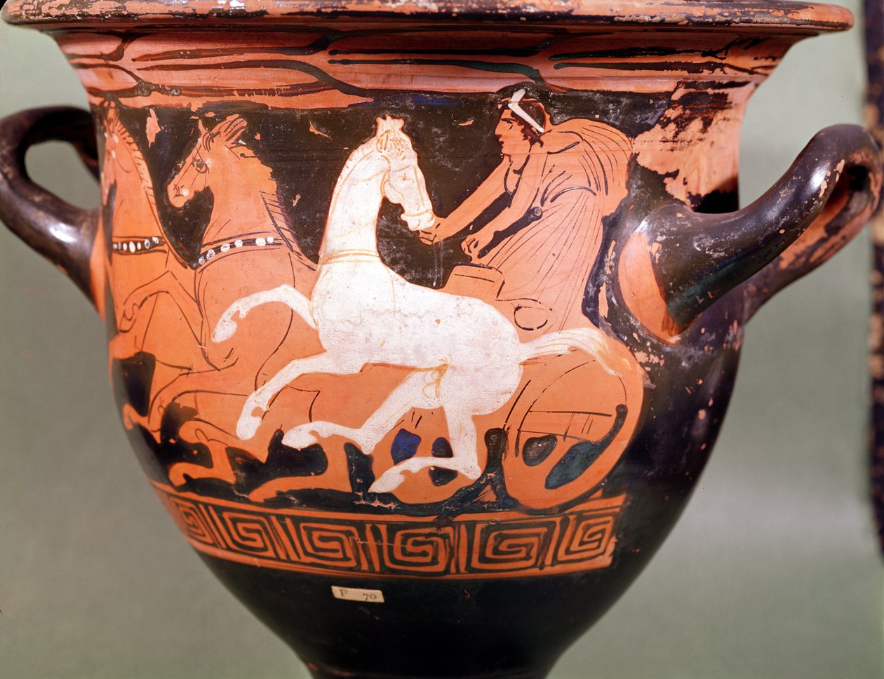 Cratère à cloche à figures rouges représentant un aurige dans un quadrige à pleine vitesse, grec, fin du Ve siècle avant J.-C. - Unbekannt Unbekannt