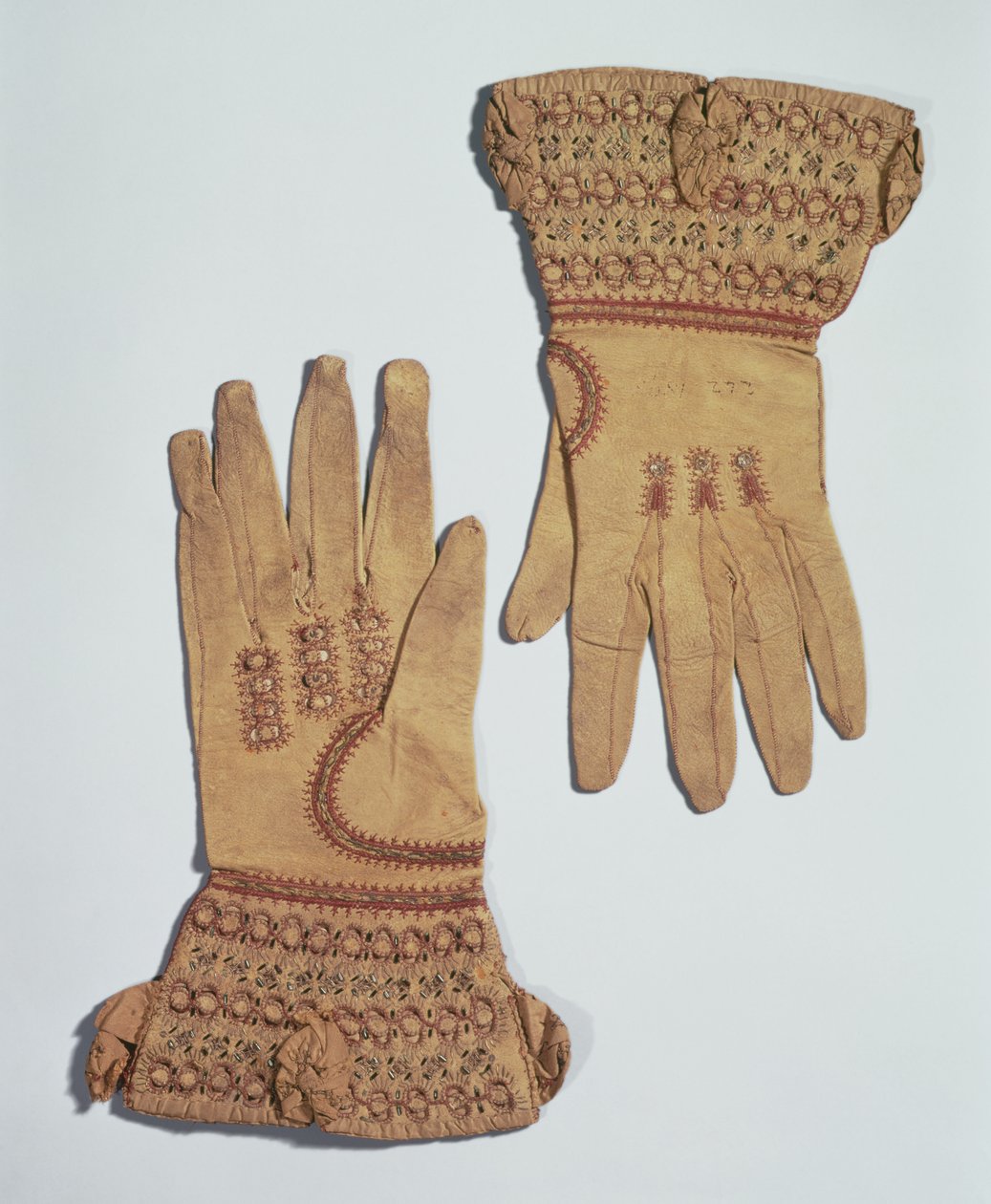 Gants appartenant à la reine Anne, XVIIe siècle - Unbekannt Unbekannt