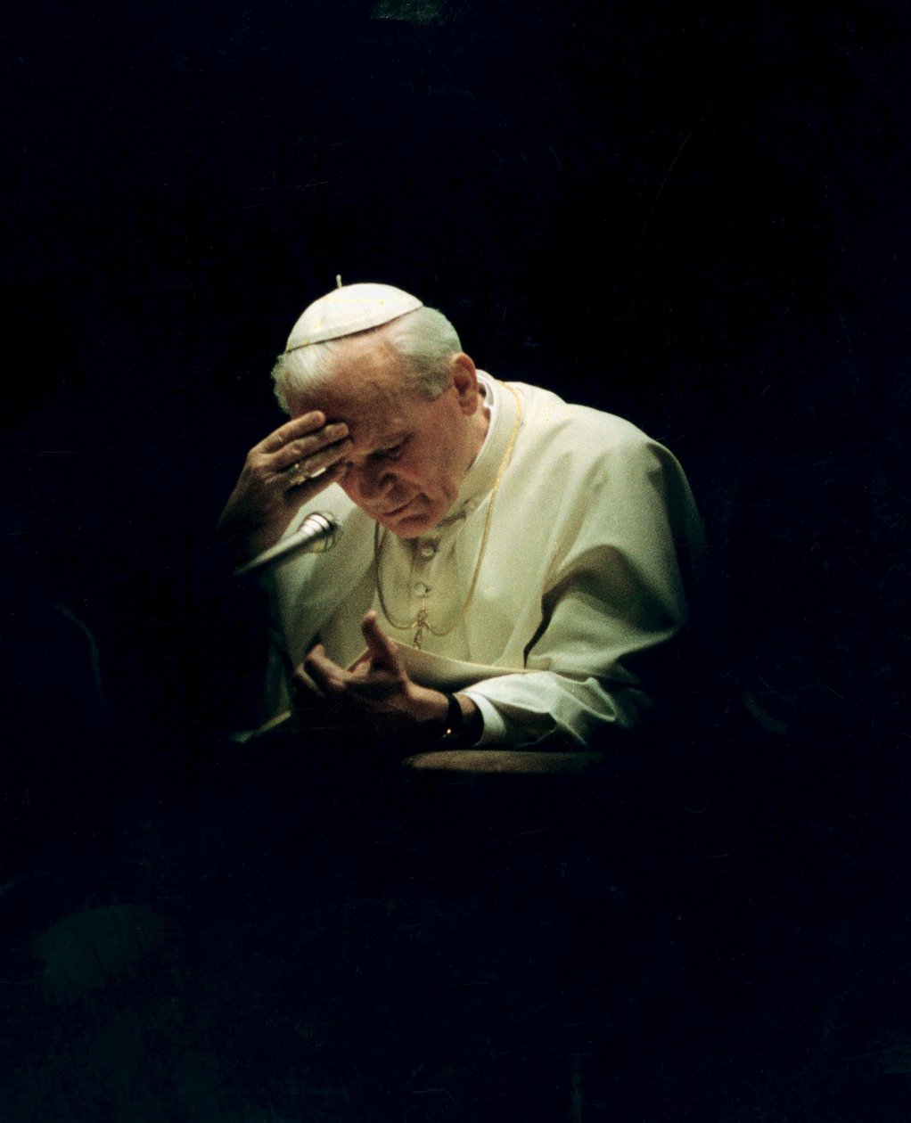 Le Pape Jean-Paul II lisant une prière - Unbekannt Unbekannt