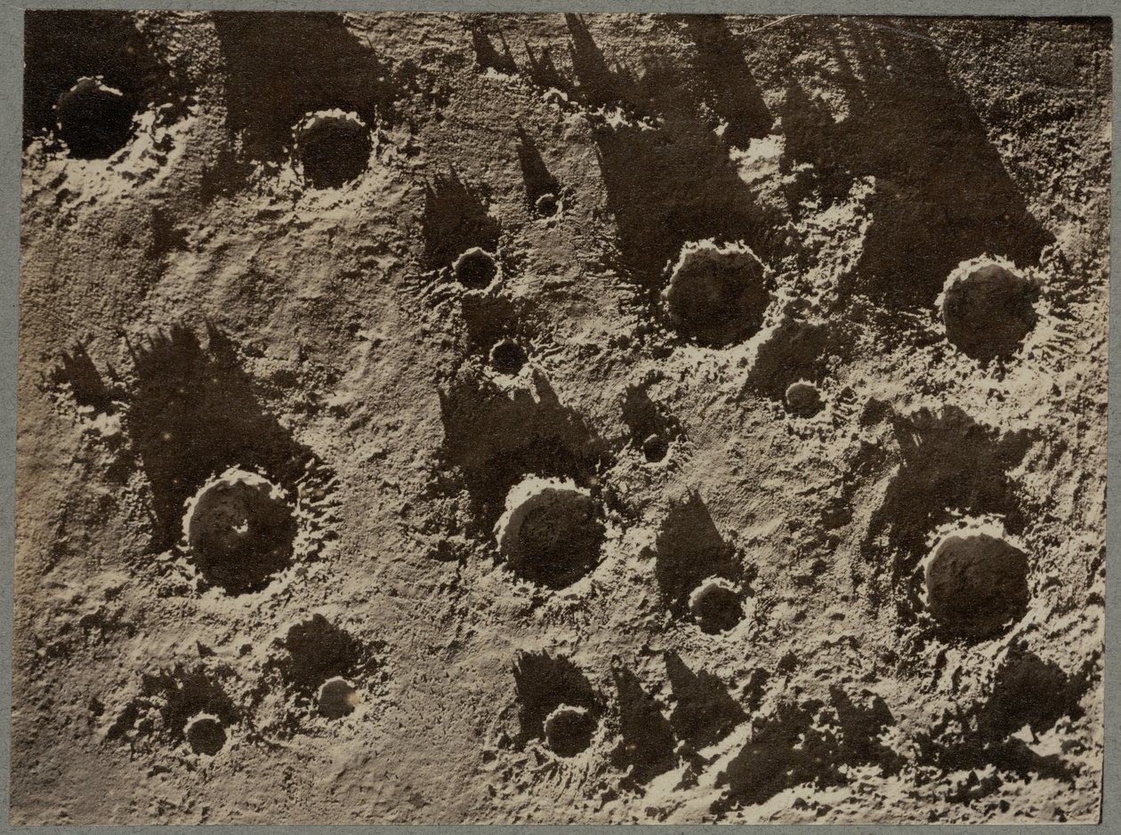 Photographie du modèle de cratère lunaire - Unbekannter Künstler