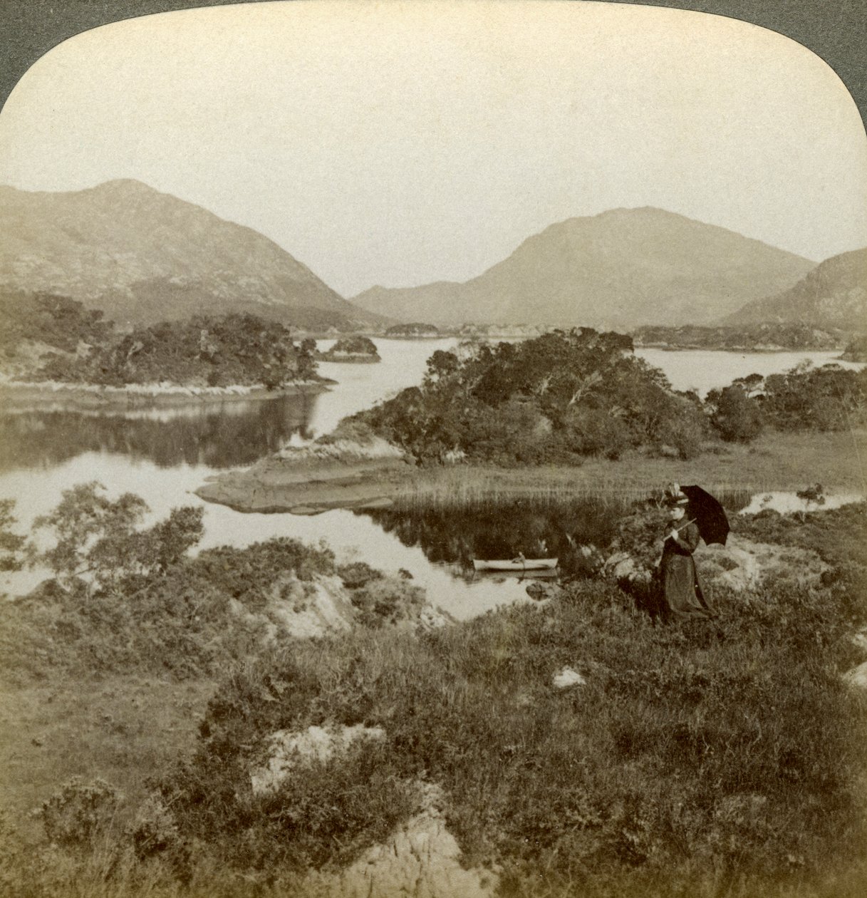 Îles et Upper Lake, Killarney, Irlande - Underwood and Underwood
