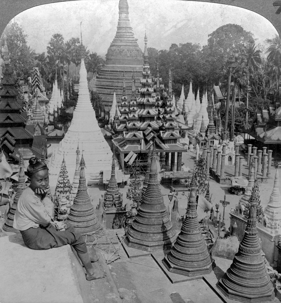 Pagode Shwedagon, Rangoon, Birmanie, vers 1900 - Underwood and Underwood