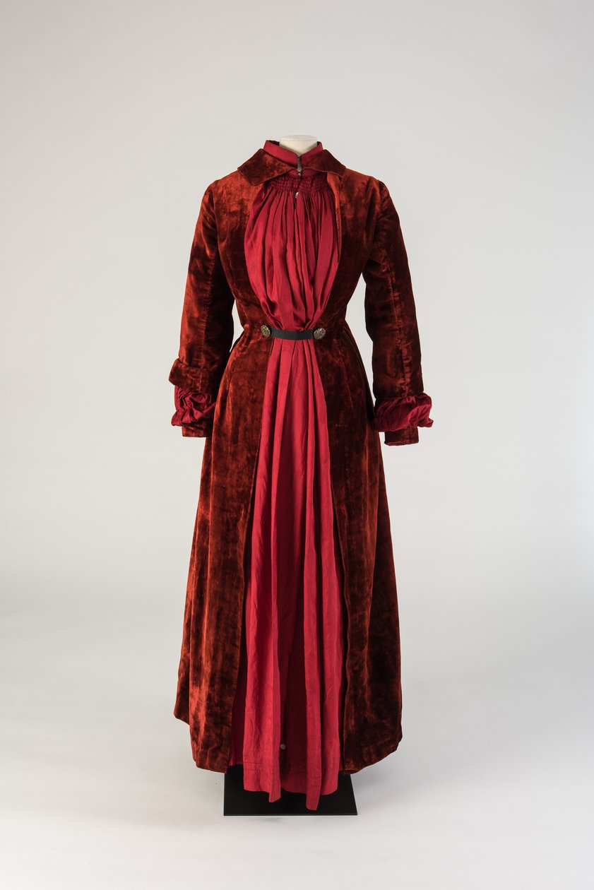Robe de chambre en peluche de soie rouge rubis, 1880s - Unbekannt Unbekannt