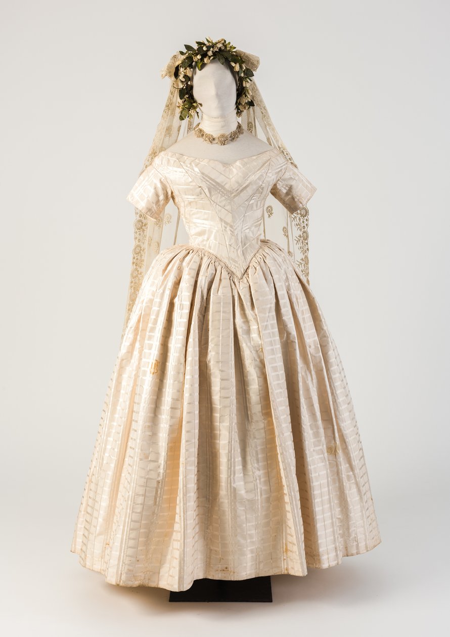 Robe de mariée en soie blanche avec voile en dentelle brodée, 1840s - Unbekannt Unbekannt