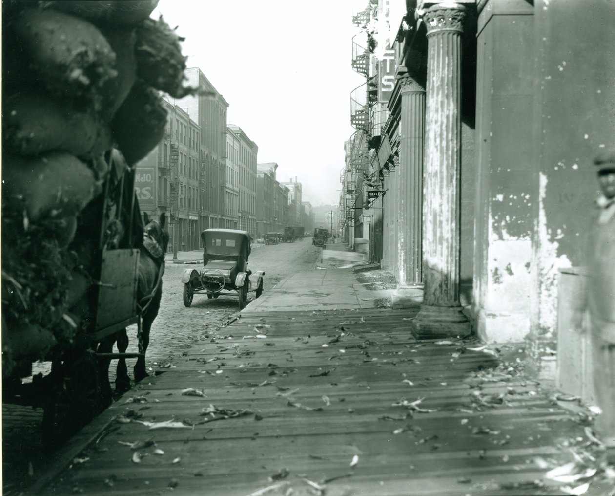 Rue principale, vue vers le nord à travers Market Street - Unknown