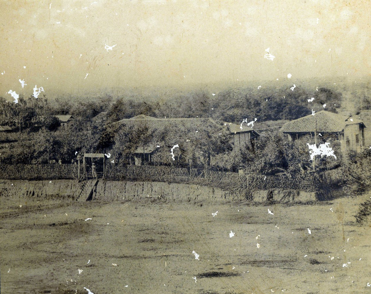 Bâtiment de la poste de Saigon vers 1863. - Unknown photographer