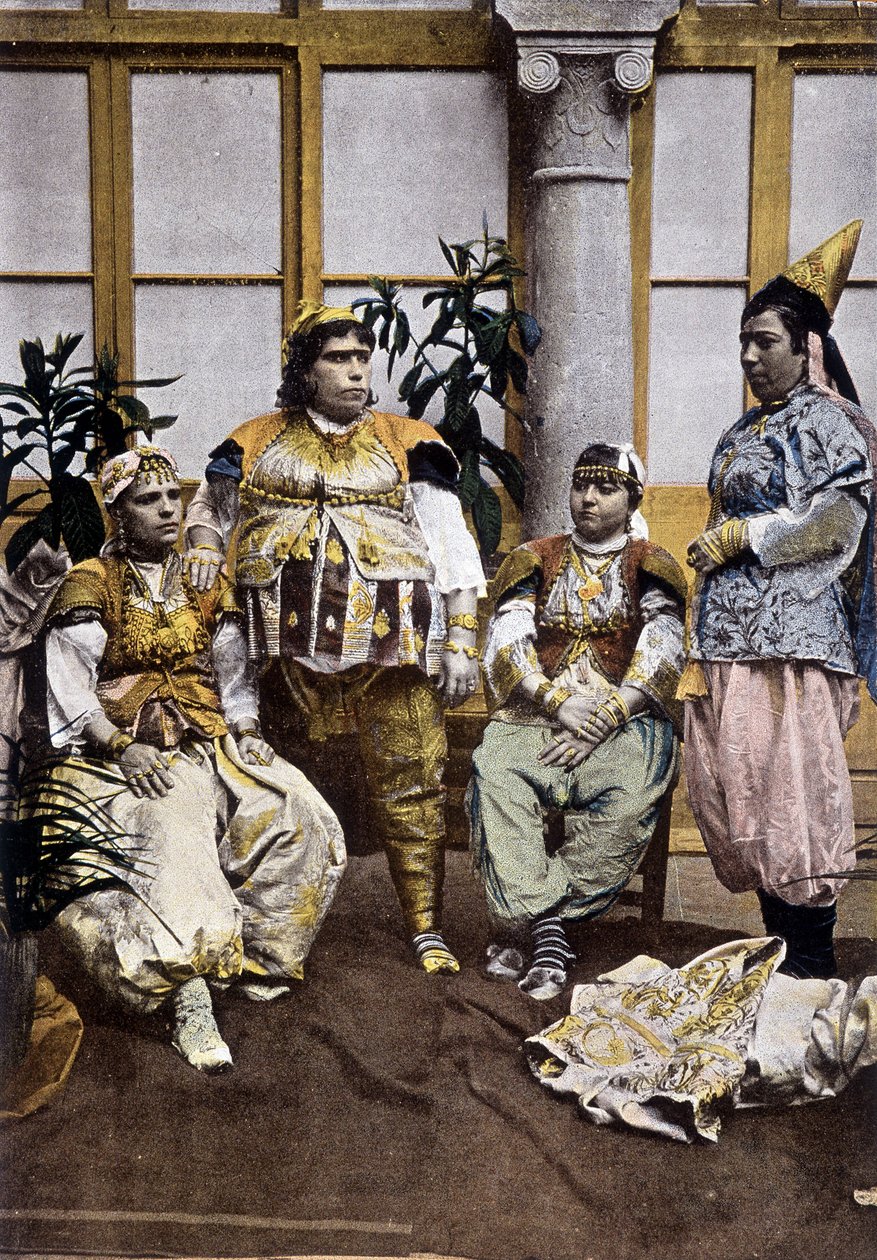 Femme tunisienne. Costumes anciens. Photographie du XIXe siècle. - Unknown photographer