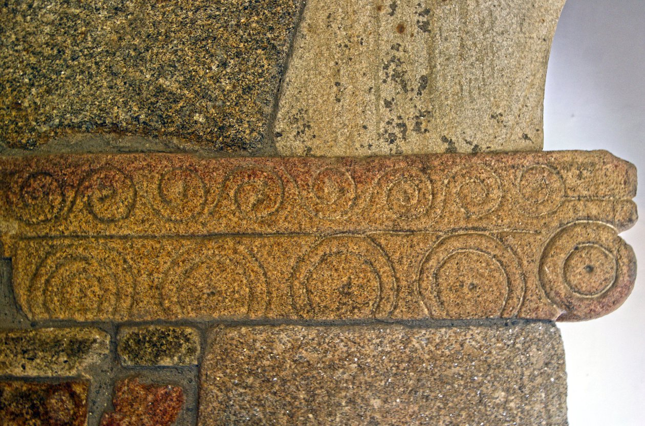 Sculptures wisigothiques dans la chapelle de São Pedro de Balsemão, Sé, Lamego, Portugal c.599 - Visigothic