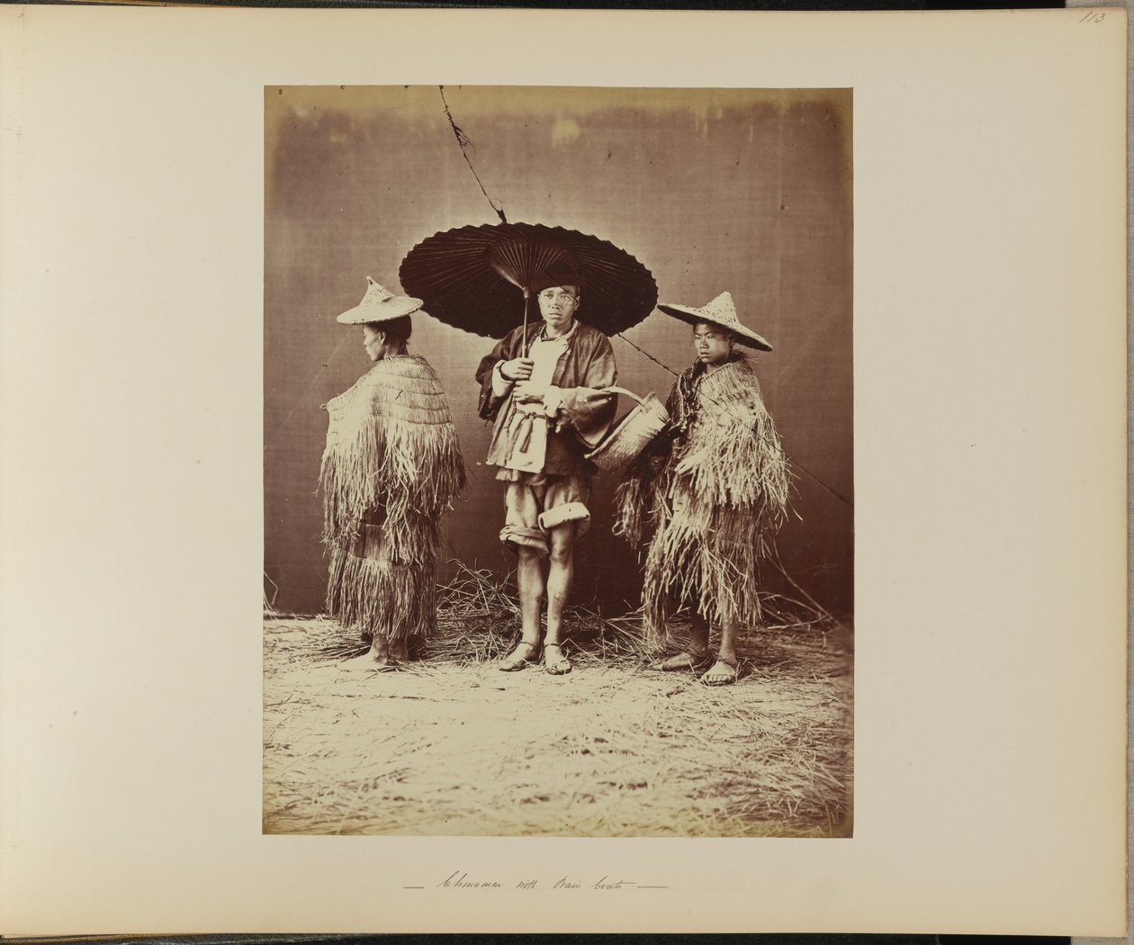 Chinois avec imperméables - William Saunders