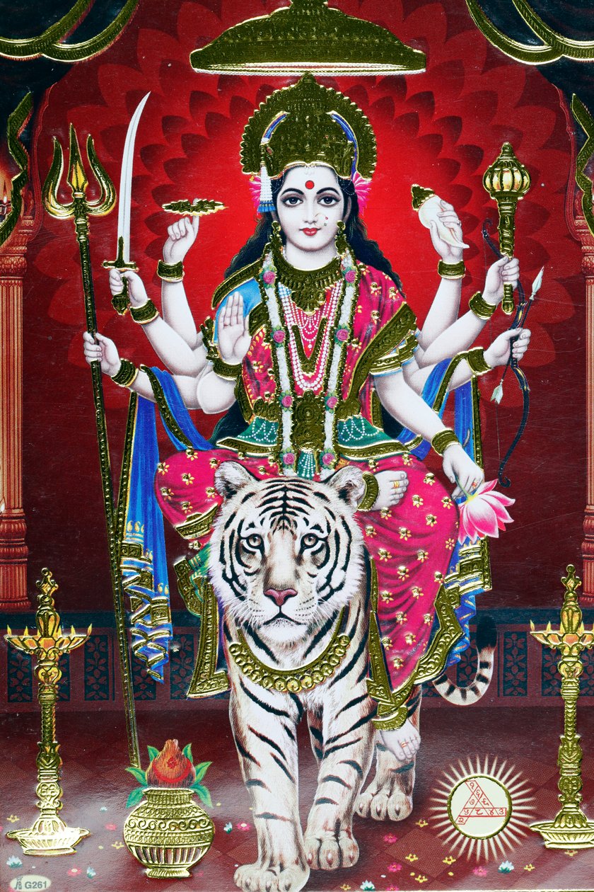 Image de la déesse hindoue Durga sur un tigre. - . .