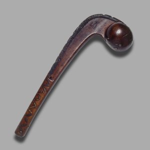 Massue à tête sphérique