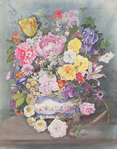 Fleurs dans une jardinière de Sèvres