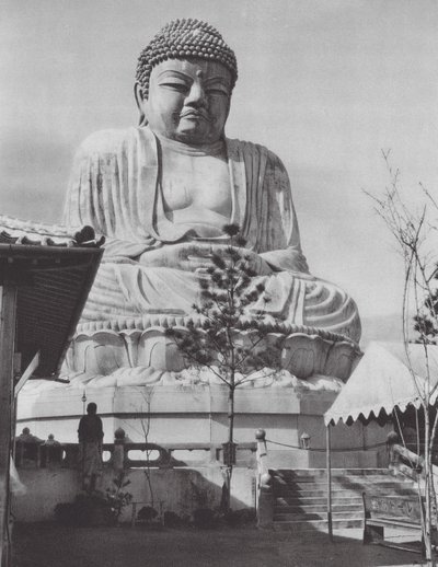 Japon : statue de Bouddha à Beppu - Axel von Graefe