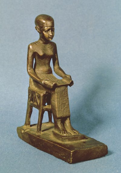 Statue assise d