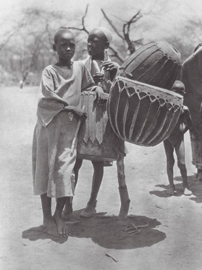 Afrique : Tambours Aulad Hamid - Hugo Adolf Bernatzik