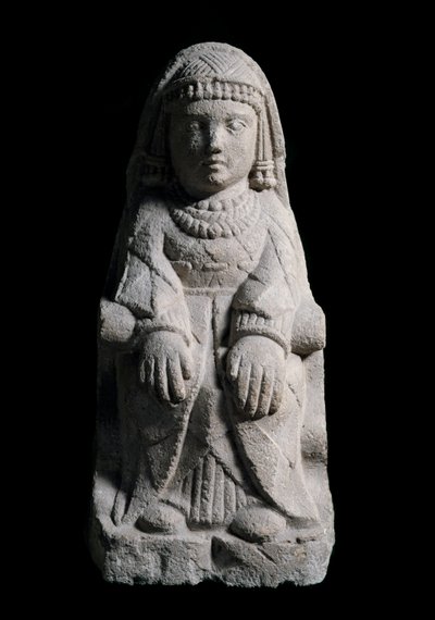 Dame assise. Sculpture en calcaire, 4e-2e siècle av. J.-C. - Iberian