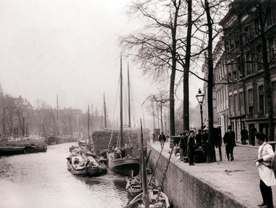 Bateaux sur le canal, Rotterdam - James Batkin