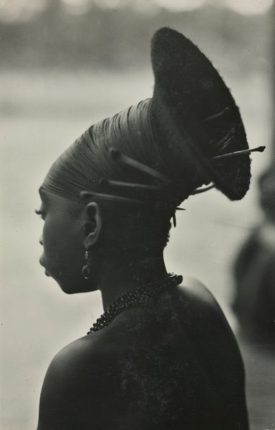 Coiffure Mangbetu, photo de Kazimierz Zagórski, 1928-1938 - Kazimierz Zagórski