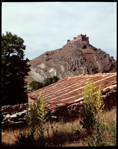 Vue du château, 9ème-12ème siècle - Spanish School