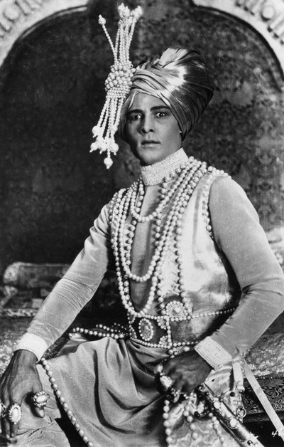 Rudolph Valentino 1895-1926 dans Le Jeune Rajah, 1922 - Unbekannt