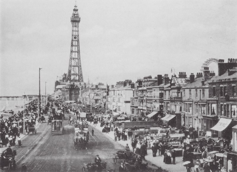 Promenade centrale, Blackpool - (after) English photographer