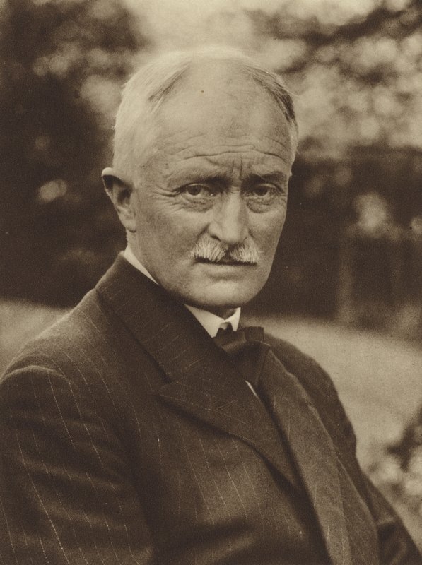 John Masefield, poète anglais - (after) English photographer