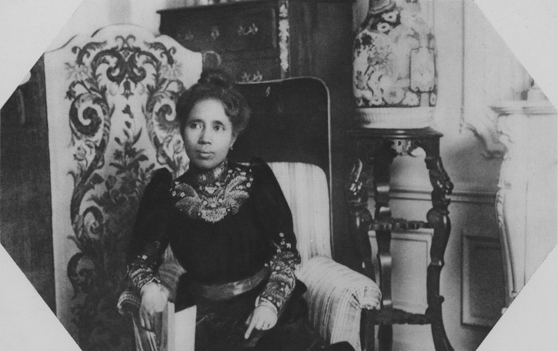 Reine Ranavalo - (after) French Photographer