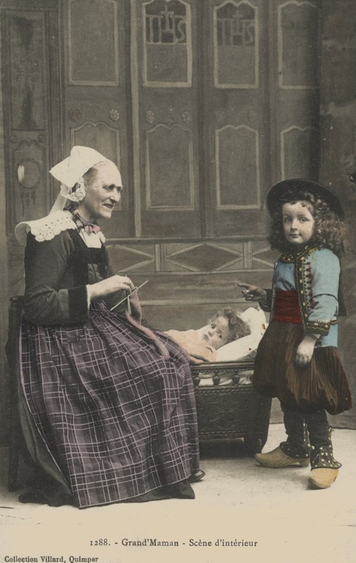 Enfants avec leur grand-mère - French Photographer