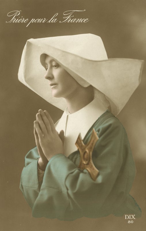 Nonne priant avec une coiffe amidonnée - French Photographer